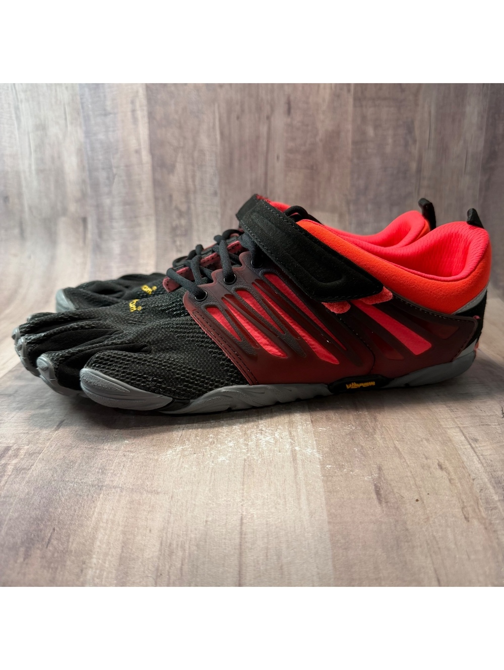 Vibram FiveFingers V-Train Women's 9-9.5 Cross Training Shoes 17W6604 - Picture 4 of 16